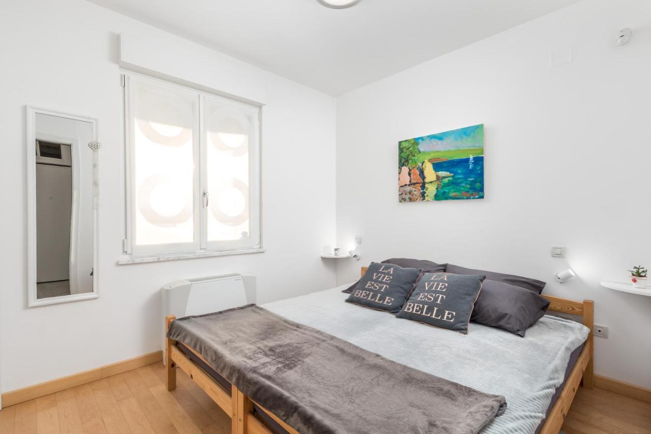 Maja With Free Private Parking And Lovely Sea View Terrace Apartment