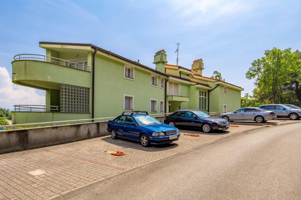 Maja With Free Private Parking And Lovely Sea View Terrace Apartment